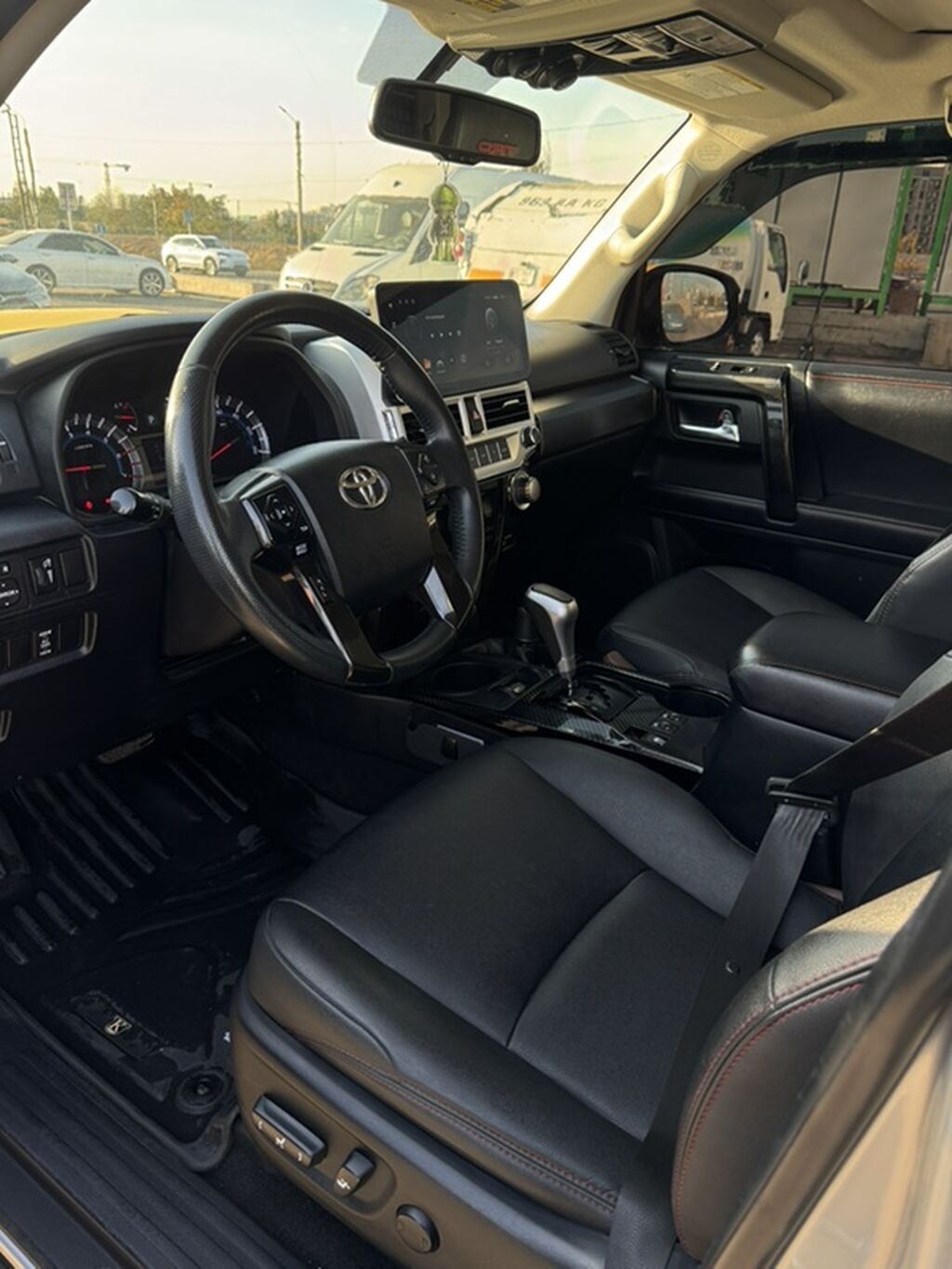 Toyota 4Runner: 2019 г., 4 л, Автомат, Бензин, Внедорожник: фото 5