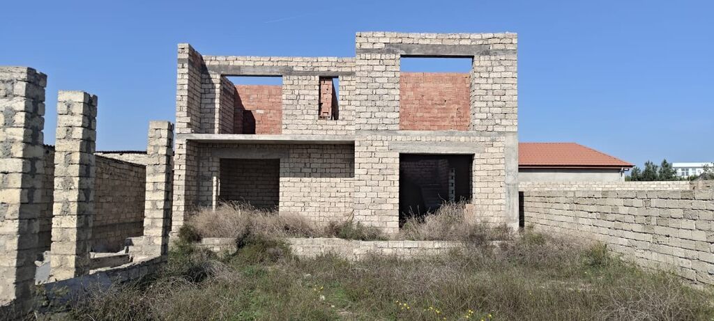 Qala qəs. 5 otaqlı, 200 kv. m, Təmirsiz