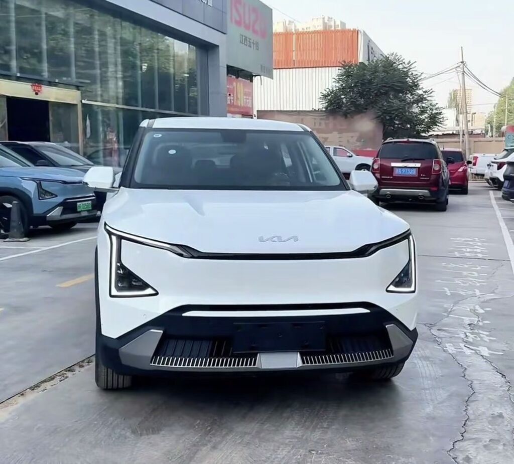 Kia EV5: 2024 г., Автомат, Электромобиль, Кроссовер: фото 2