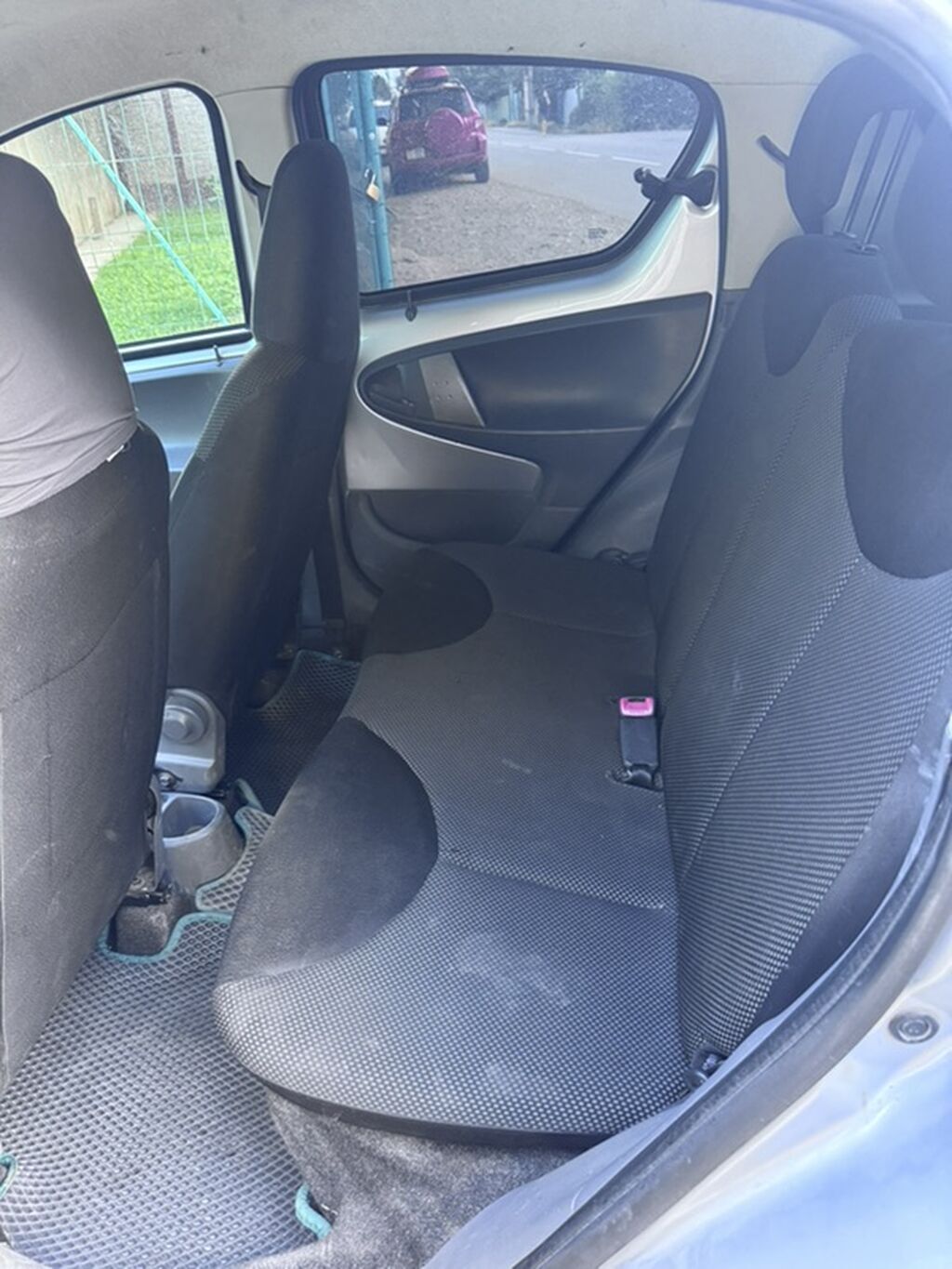 Toyota Aygo: 2009 г., Робот, Хэтчбэк: фото 4