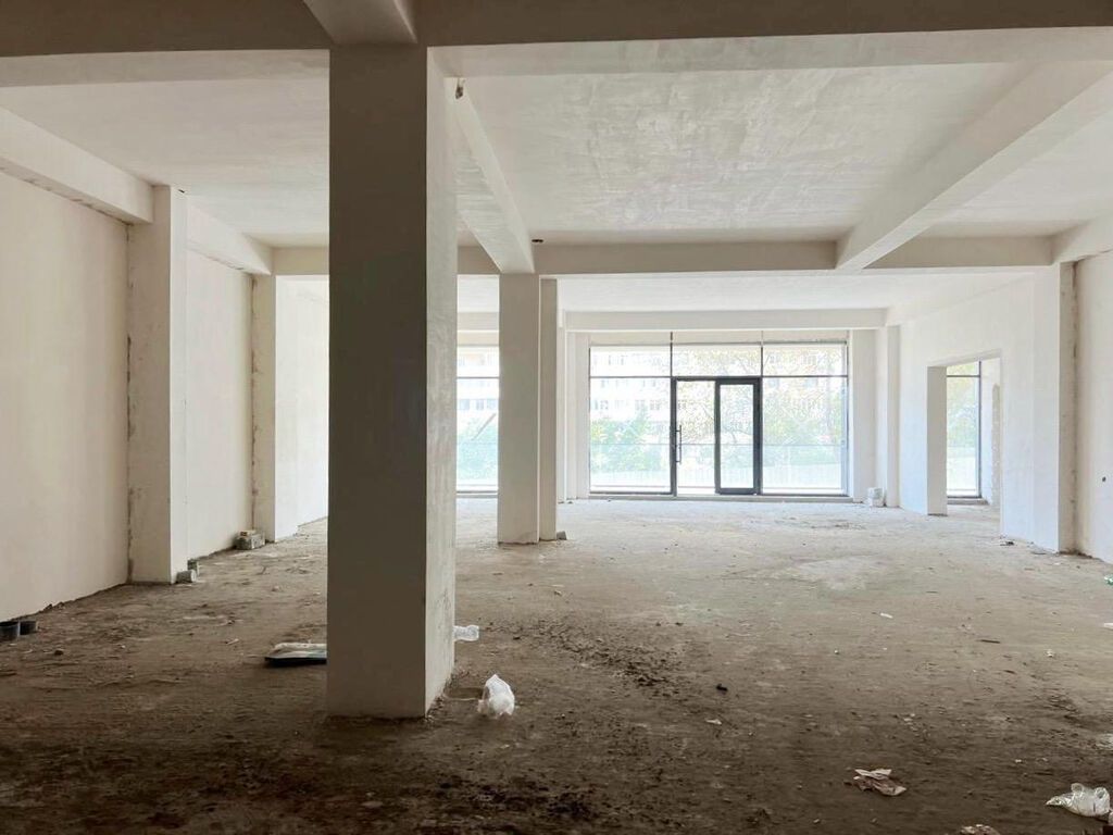 Nizami metrosuna piyada 3-4 dəqiqə məsafədə, Şəhərin ən prestijli