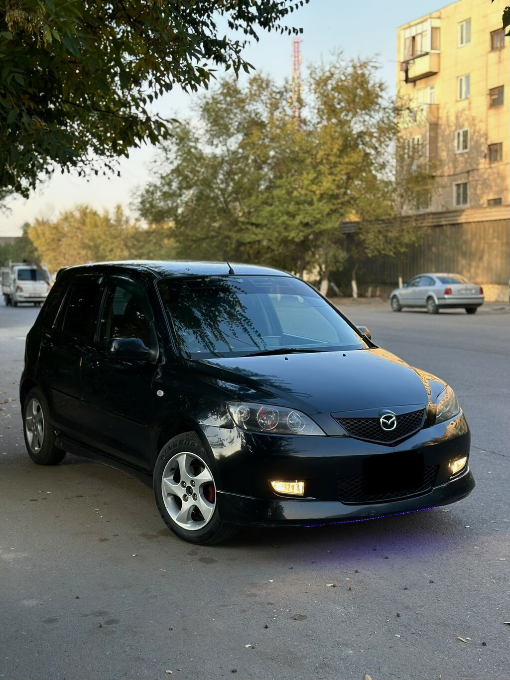 Mazda Demio: 2002 г., 1.5 л, Автомат, Бензин, Хэтчбэк: фото 3