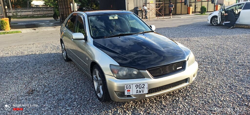 Toyota Altezza: 2002 г., Седан — фото 1