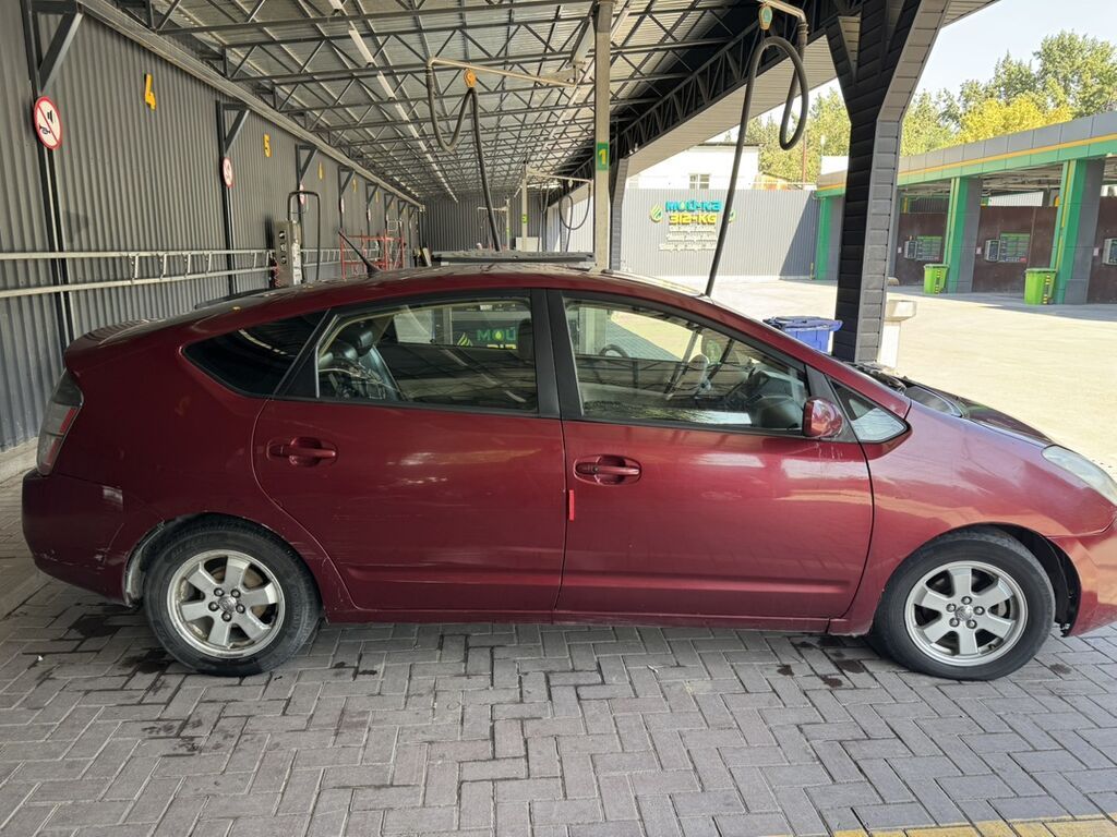 Toyota Prius: 2004 г., 1.5 л, Вариатор, Гибрид, Лифтбек: фото 3
