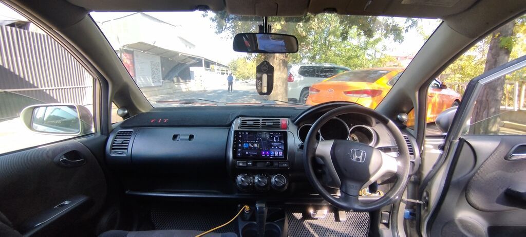 Honda Fit: 2004 г., 1.3 л, Автомат, Бензин, Хэтчбэк: фото 8