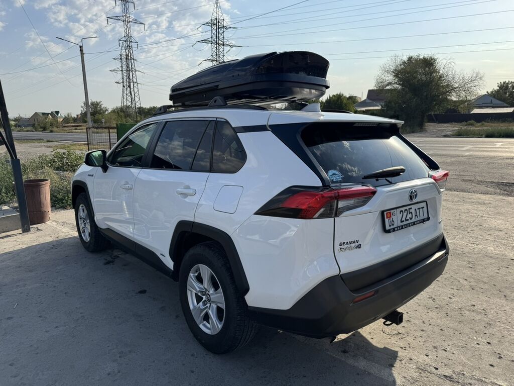 Toyota RAV4: 2019 г., Гибрид, Кроссовер: фото 2