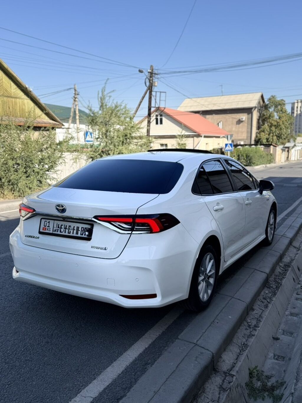 Toyota Corolla: 2022 г., 1.8 л, Гибрид, Седан: фото 3