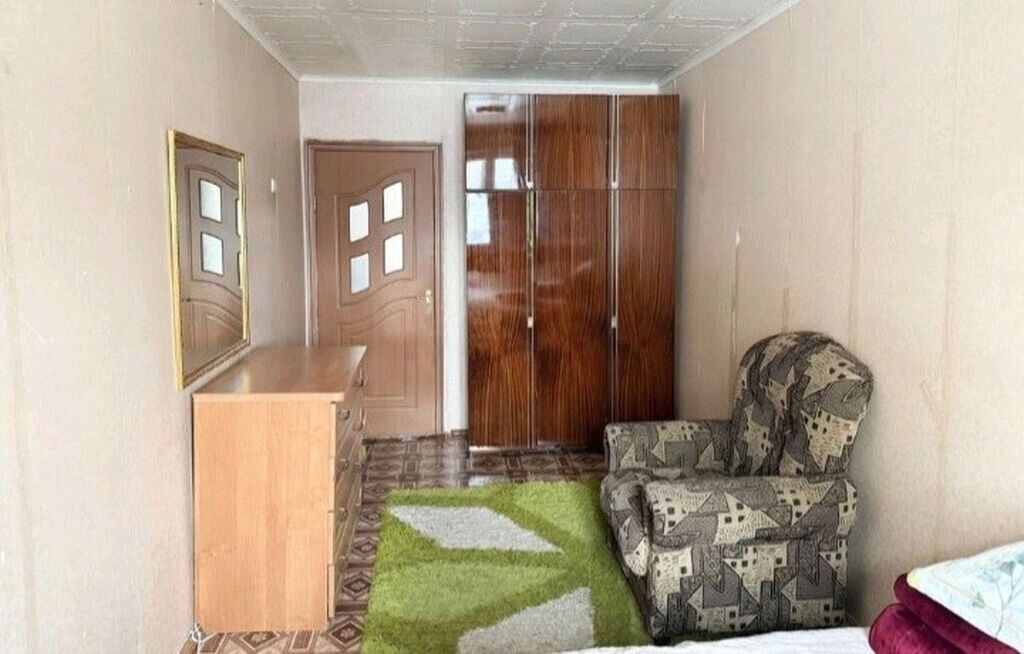 3 комнаты, 58 м², 4 мкр 104 серия, 2 этаж, Старый ремонт: фото 3