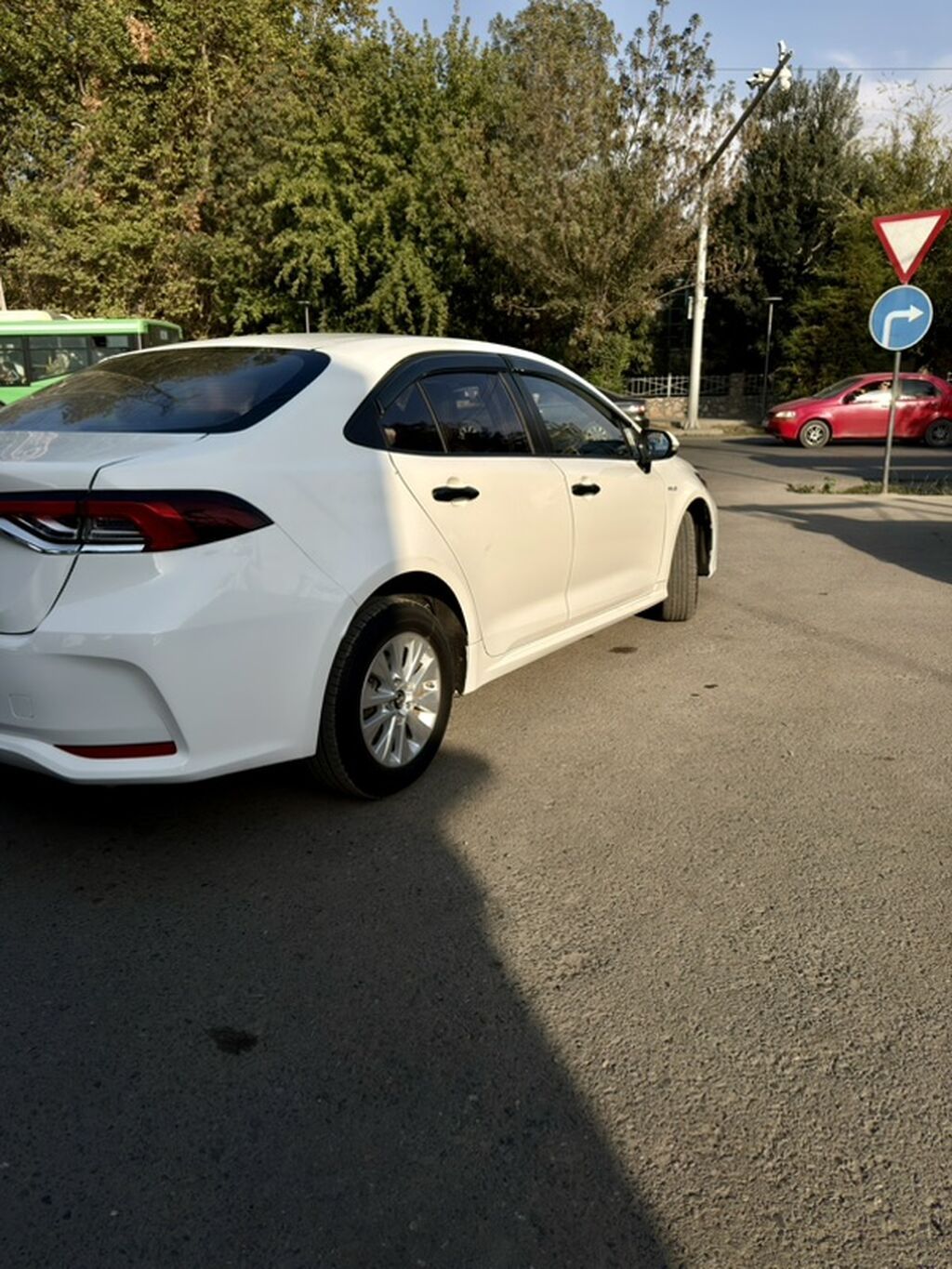 Toyota Corolla: 2022 г., 1.8 л, Вариатор, Гибрид, Седан: фото 6
