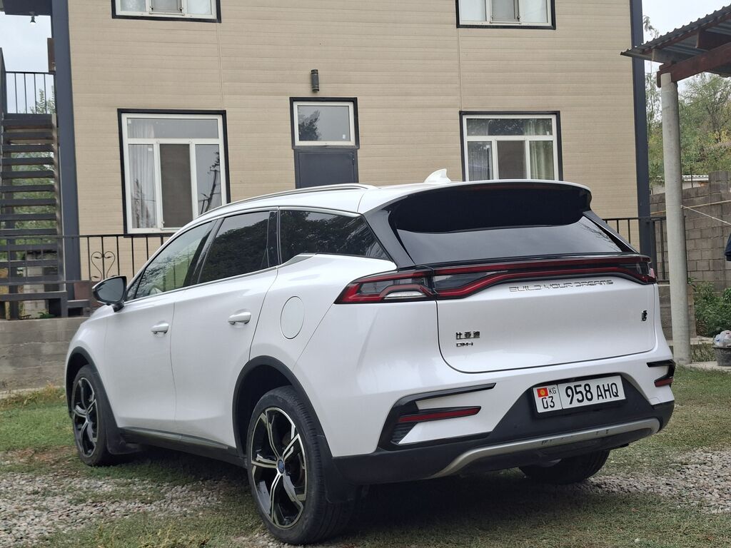 BYD Tang: 2022 г., 1.5 л, Автомат, Гибрид, Кроссовер: фото 4