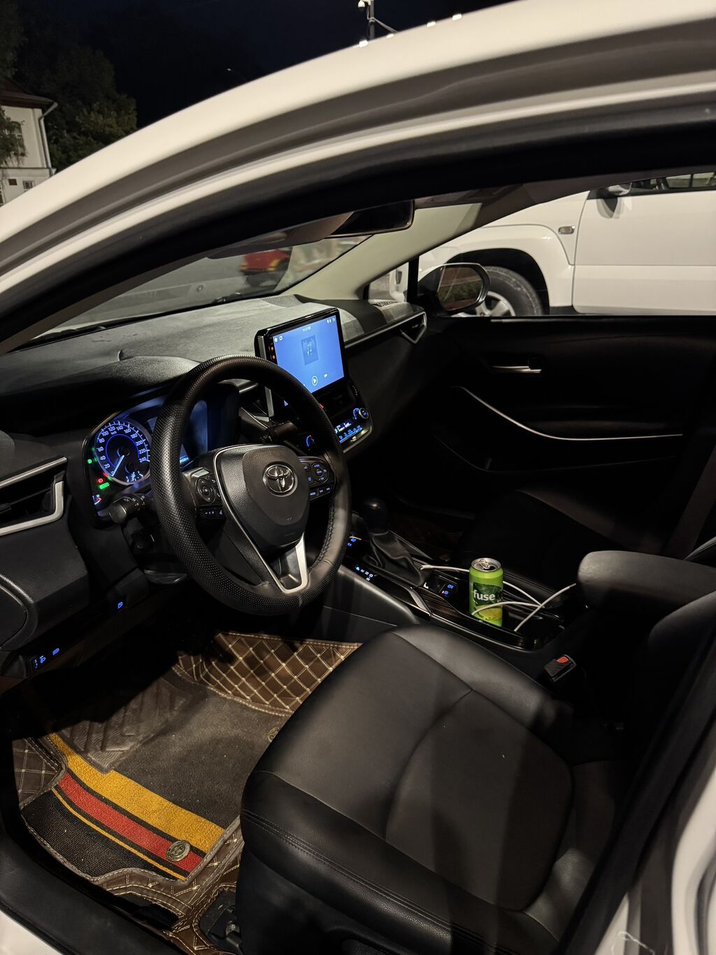 Toyota Corolla: 2021 г., 1.8 л, Автомат, Гибрид, Седан: фото 7