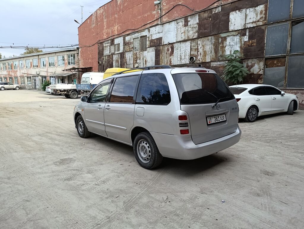 Mazda MPV: 2002 г., 2 л, Механика, Бензин, Минивэн: фото 4
