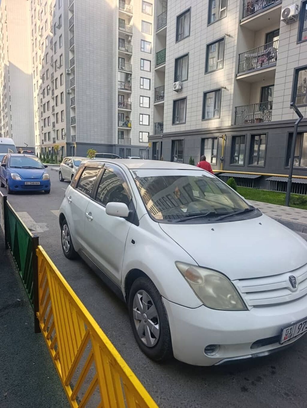 Toyota Ist: 2002 г., Автомат, Бензин, Хэтчбэк: фото 6