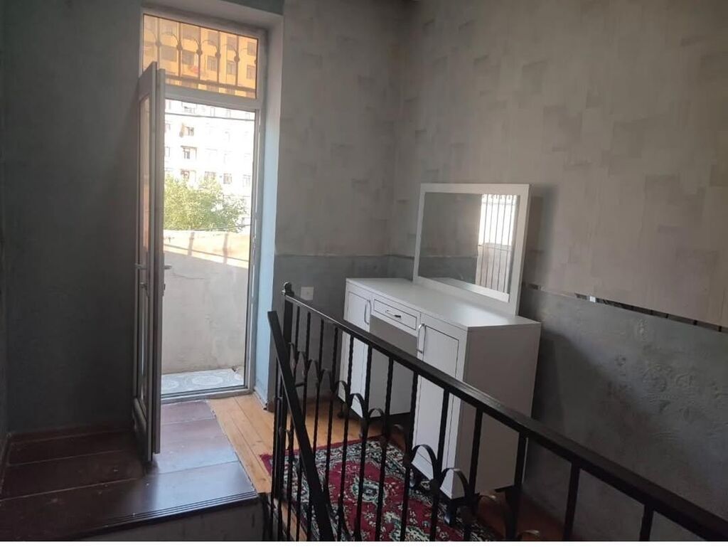 87 kv. m, 3 otaqlı, İnternet, Qaz, İşıq