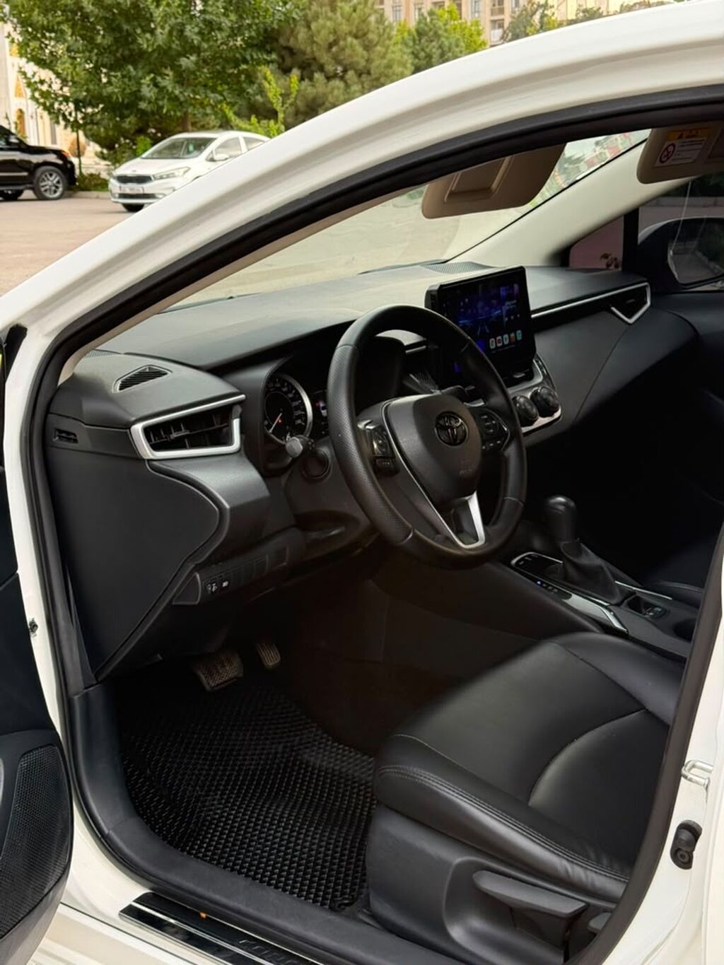 Toyota Corolla: 2020 г., 1.2 л, Автомат, Бензин, Седан: фото 6