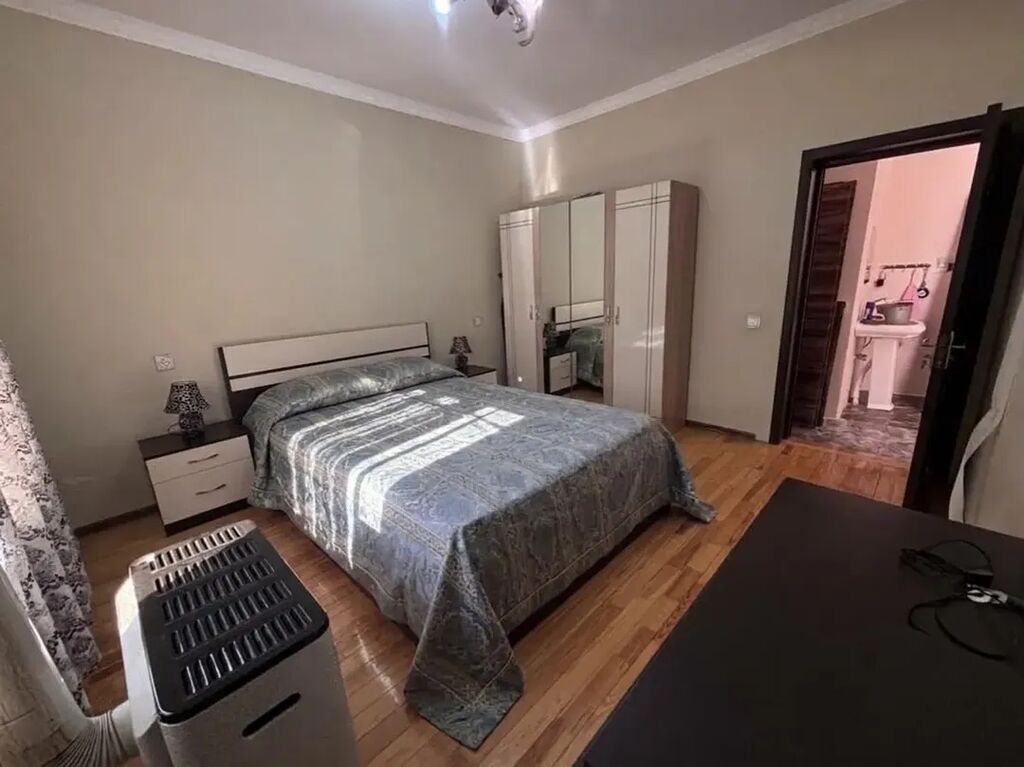 Məhsul: 3 otaqlı, tam mebellı yaşayış evi (daxili şəkillərdə) Təsvir