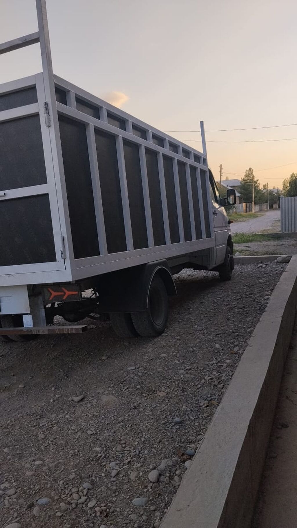 Mercedes-Benz Sprinter — бортовой/фургон для грузоперевозок Основные: фото 3