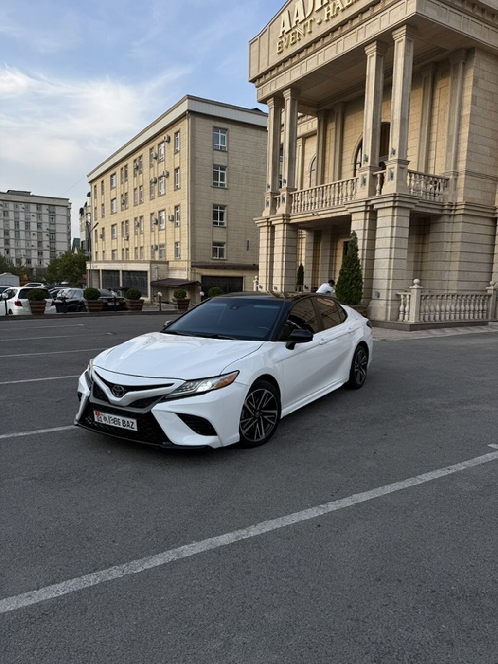 Toyota Camry: 2020 г., 2.5 л, Автомат, Бензин, Седан: фото 2