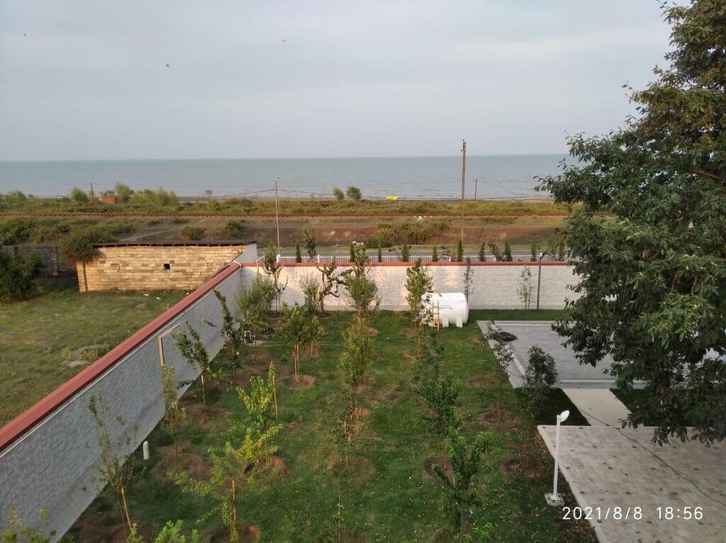 8 otaq, 750 kv. m, Yeni təmirli