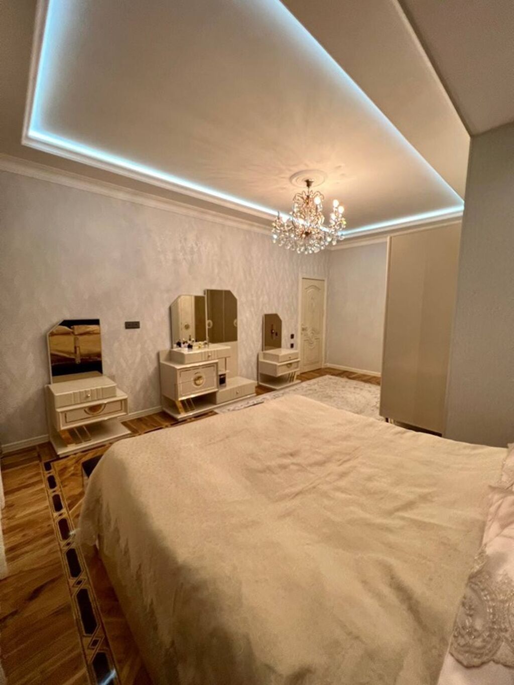 9-cu mikrorayon, 5 otaqlı, Yeni tikili, m. 20 Yanvar, 177 kv. m