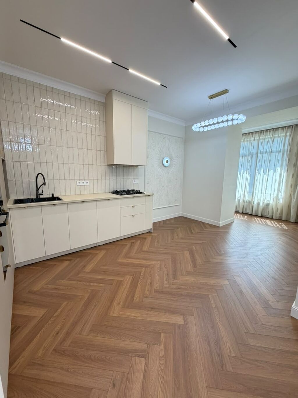 2 комнаты, 64 м², Старый аэропорт Элитка, 4 этаж, Дизайнерский ремонт: фото 2