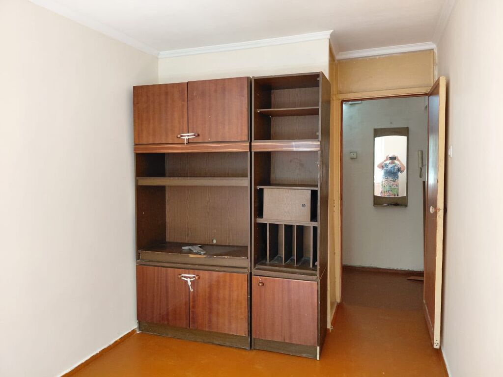 2 комнаты, 43 м², 10 мкр 104 серия, 2 этаж, Старый ремонт: фото 6
