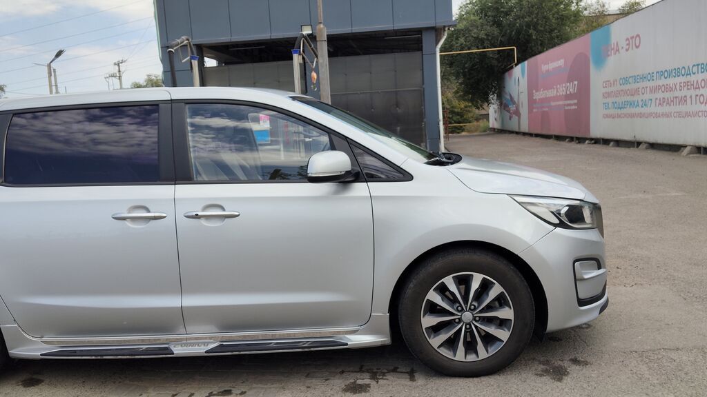 Kia Carnival: 2018 г., 2.2 л, Автомат, Дизель, Минивэн: фото 1