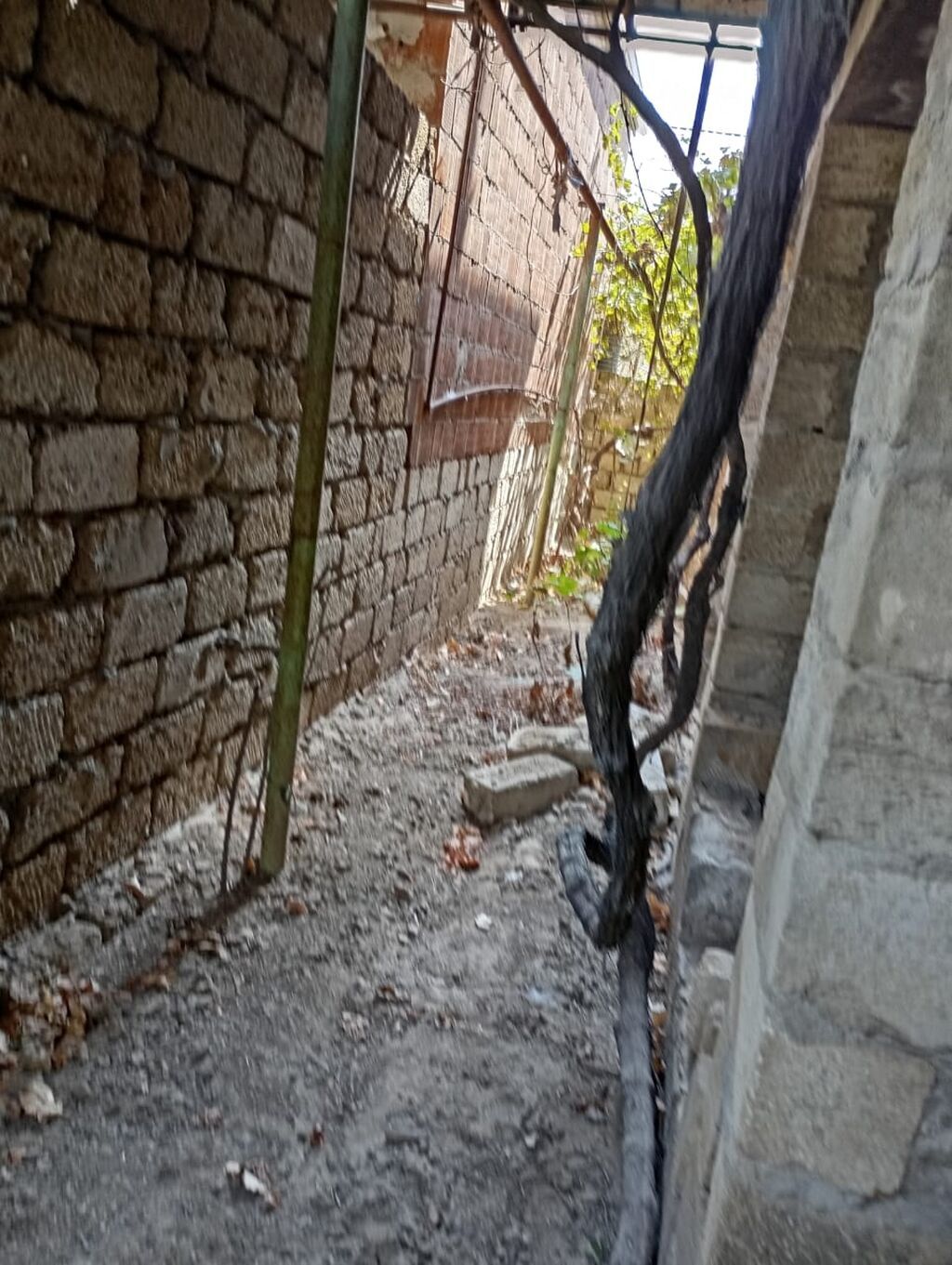 4 otaq böyük ev ikimərtəbəli yaşayış evi kirayə verirəm öz evimdir
