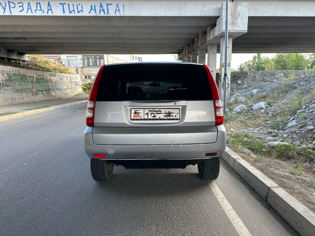 Honda HR-V: 1999 г., 1.6 л, Механика, Бензин, Кроссовер: фото 3