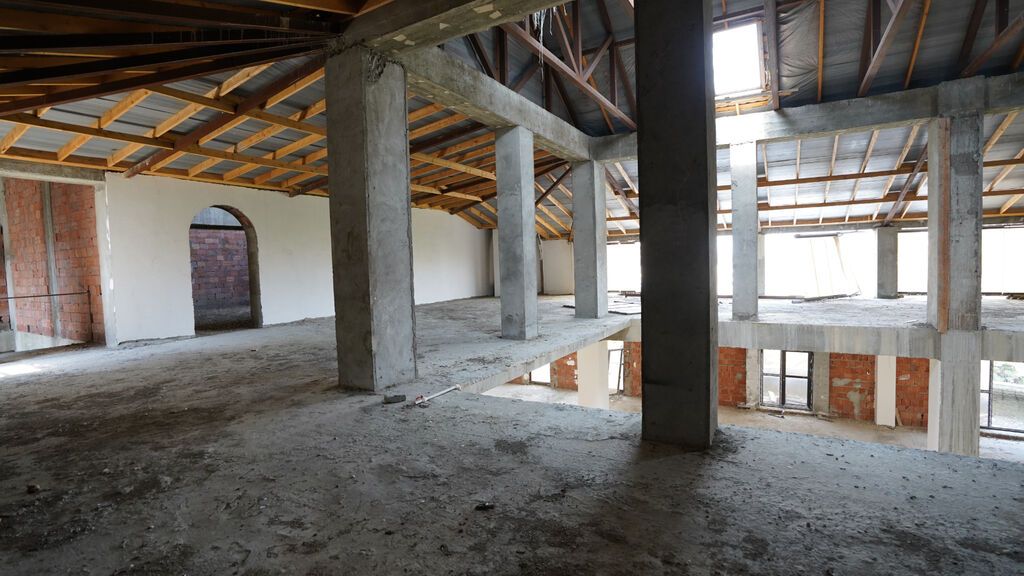 Ticarət Mərkəzi – Mall tipli obyekt - Ümumi sahə: 5 000 kv.m