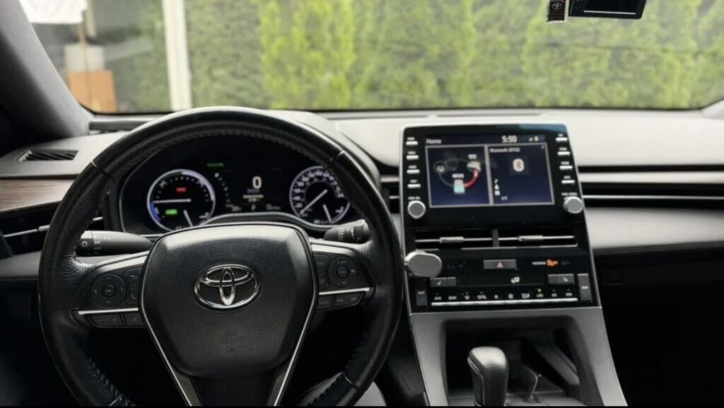 Toyota Avalon: 2018 г., 2.5 л, Вариатор, Гибрид, Седан: фото 5