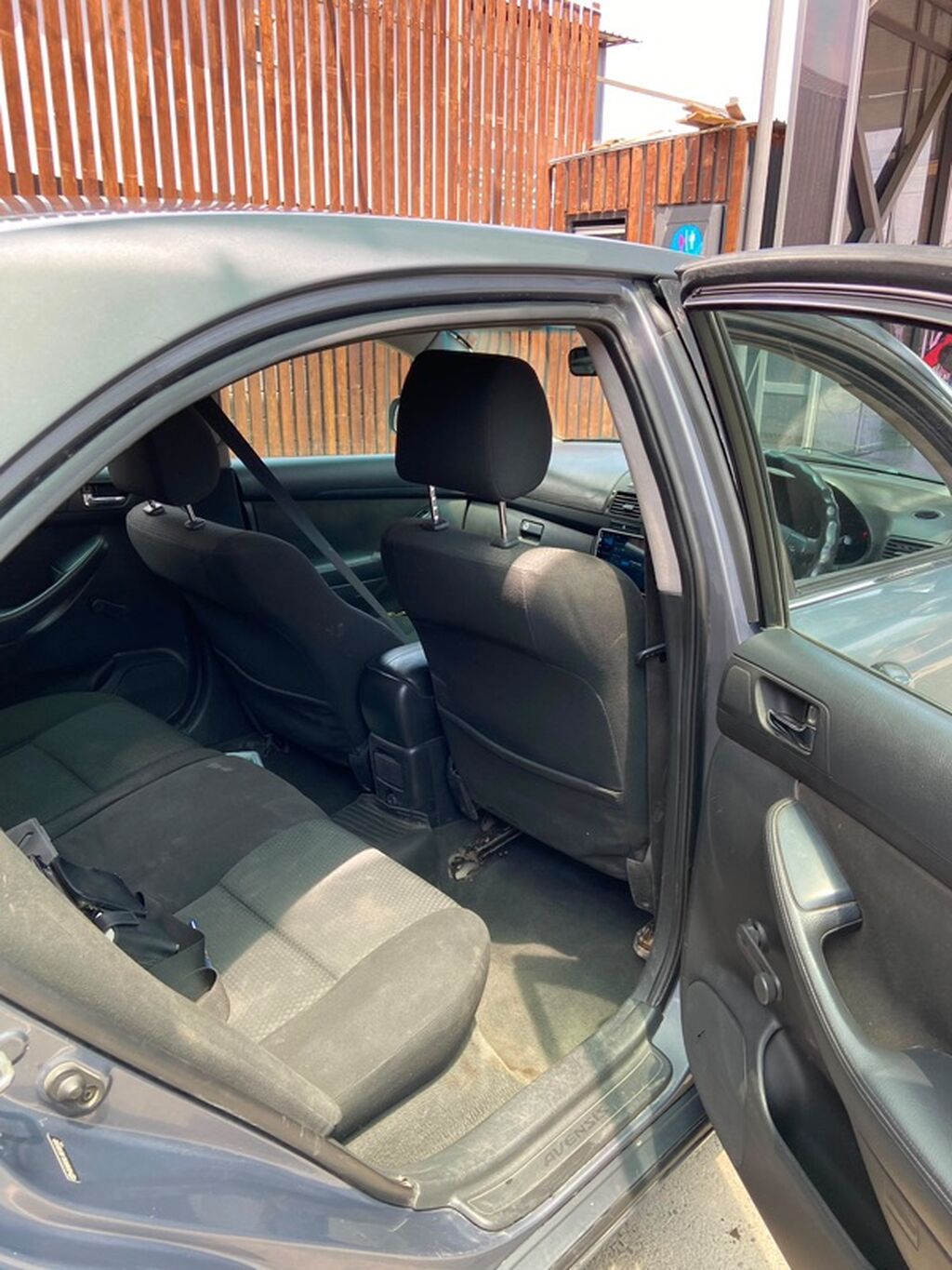 Toyota Avensis: 2004 г., 1.8 л, Автомат, Газ, Седан: фото 5