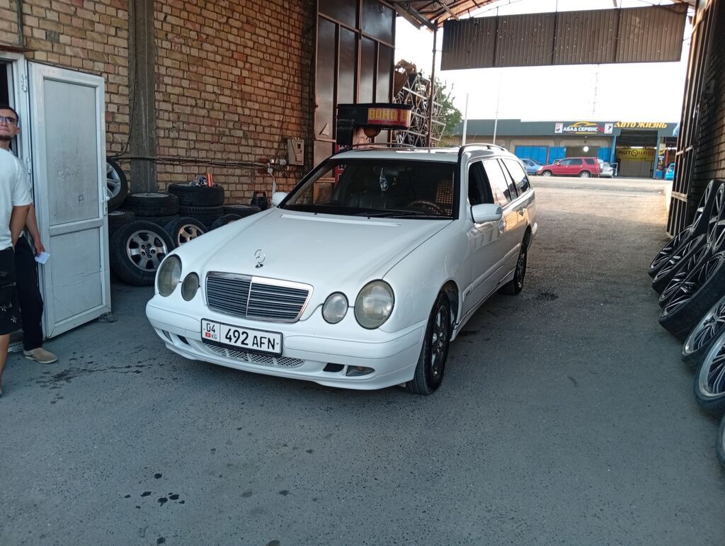 Mercedes-Benz 220: 2001 г., 2.2 л, Автомат, Дизель, Универсал: фото 3