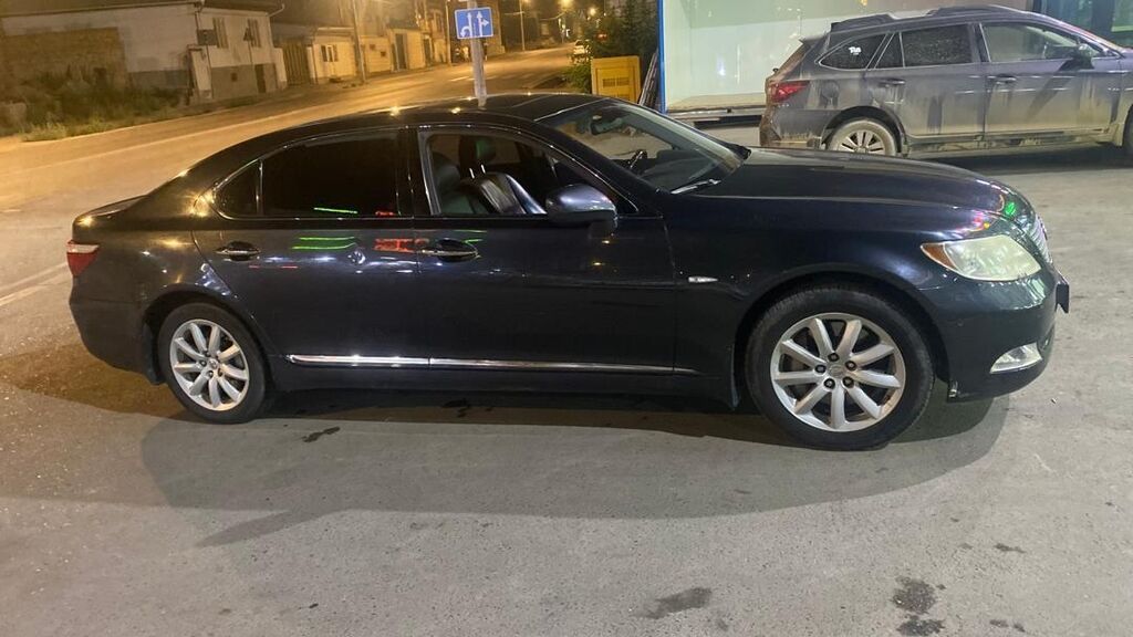 Lexus LS: 2007 г., 4.6 л, Автомат, Бензин, Седан: фото 4