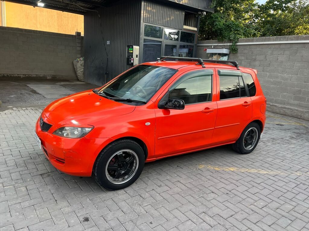 Mazda Demio: 2003 г., 1.3 л, Автомат, Бензин, Хэтчбэк: фото 3