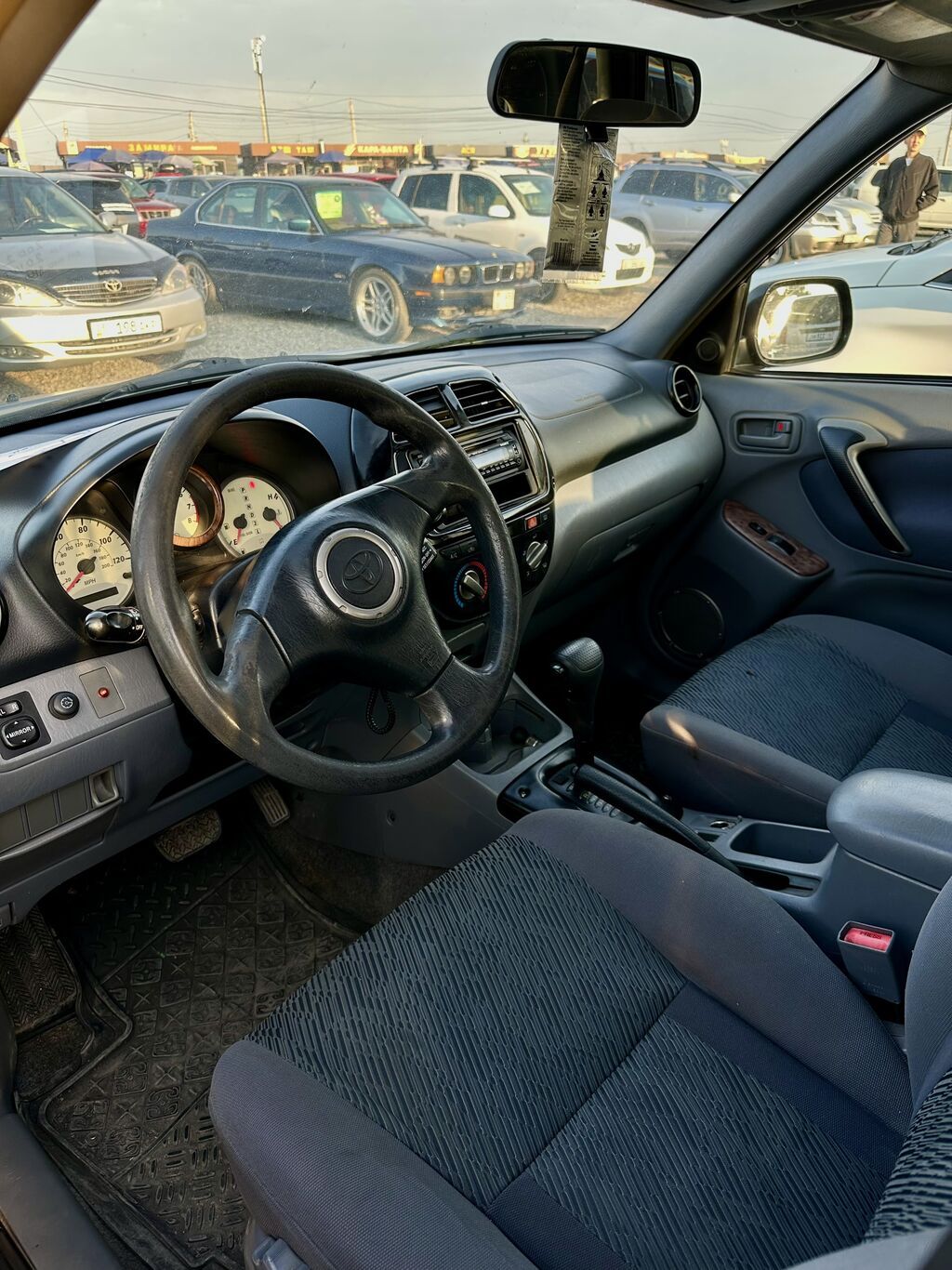 Toyota RAV4: 2002 г., 2 л, Автомат, Бензин, Внедорожник: фото 5