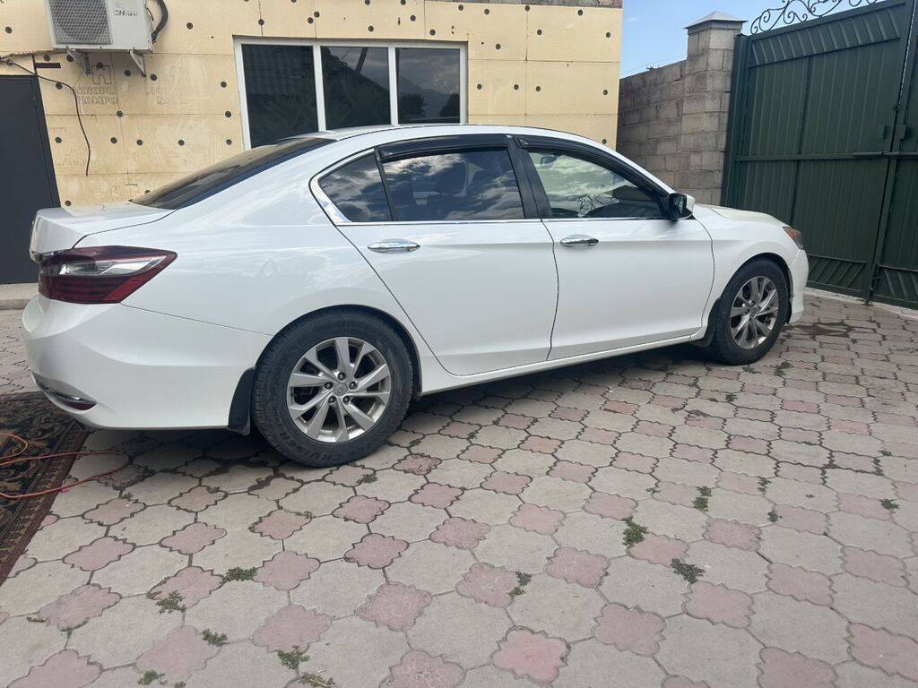 Honda Accord: 2017 г., 2.4 л, Вариатор, Бензин, Седан: фото 3