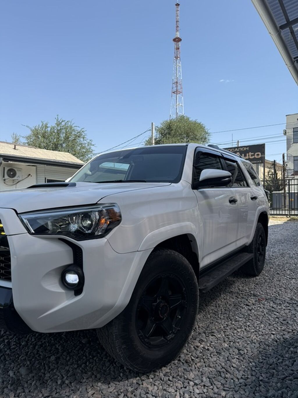 Toyota 4Runner: 2021 г., 4 л, Автомат, Бензин, Внедорожник: фото 2