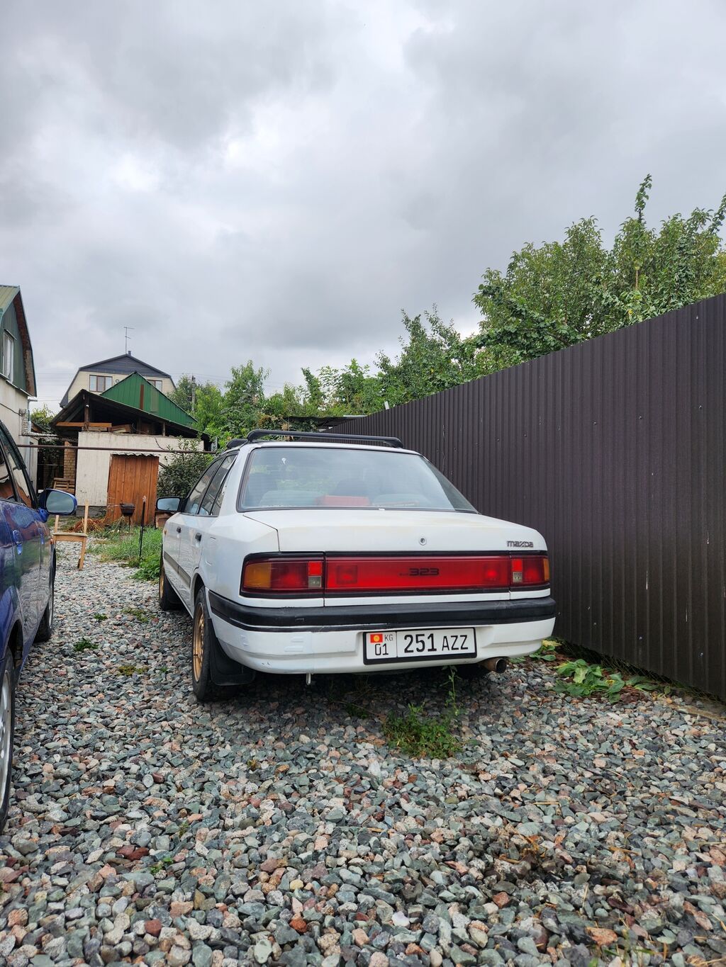 Mazda 323: 1989 г., 1.6 л, Механика, Бензин, Седан: фото 3