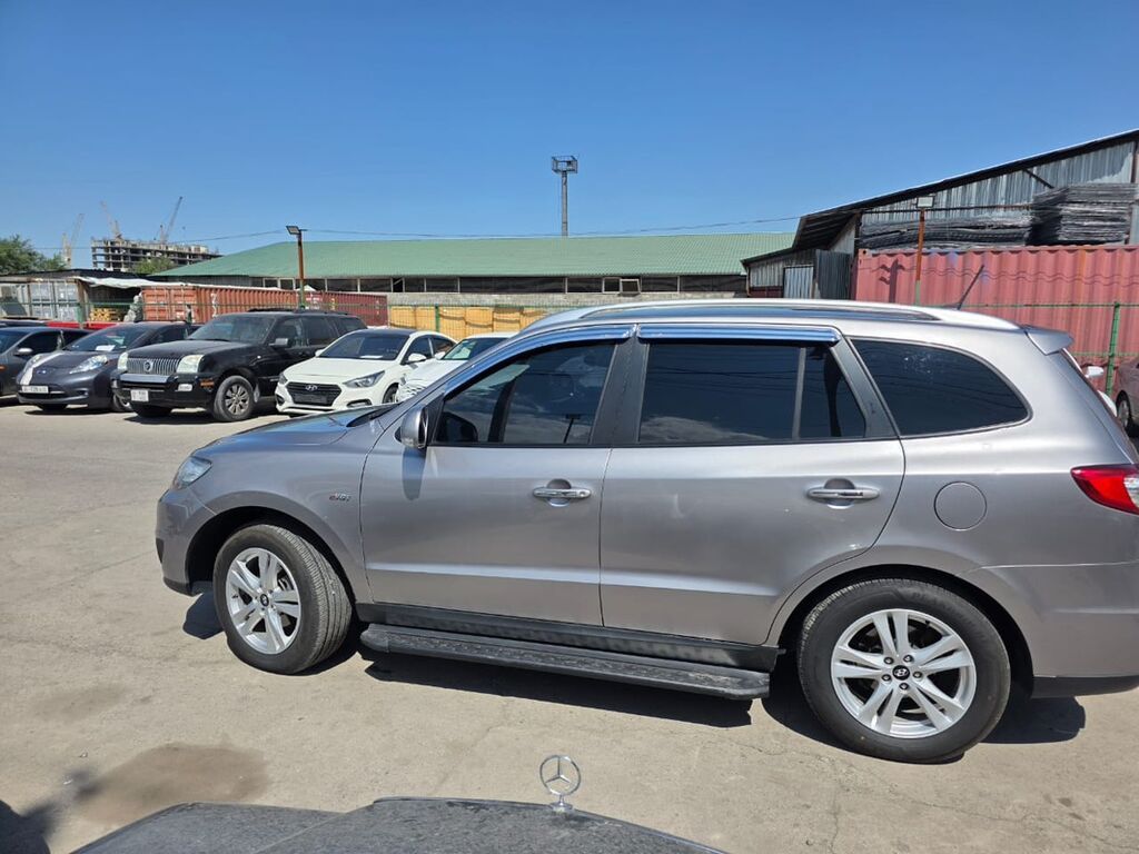 Hyundai Santa Fe: 2010 г., 2 л, Автомат, Дизель, Кроссовер: фото 4