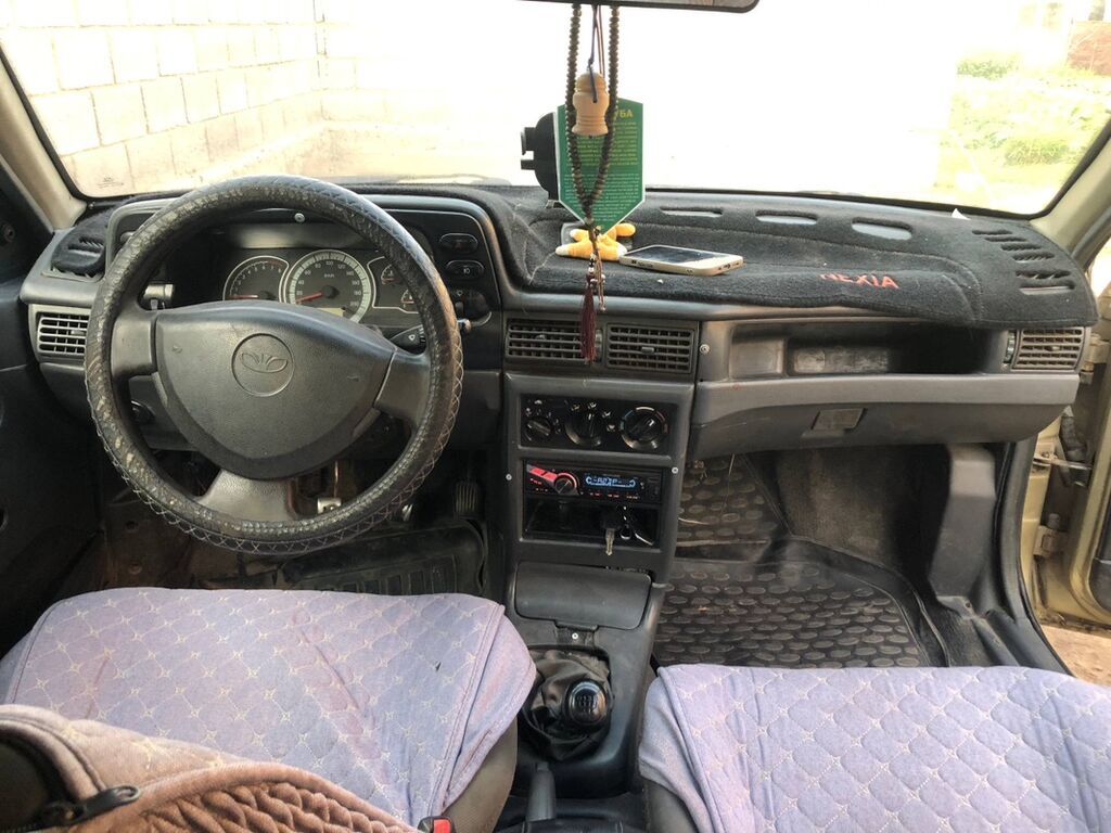 Daewoo Nexia: 2008 г., 1.5 л, Механика, Бензин, Седан: фото 3