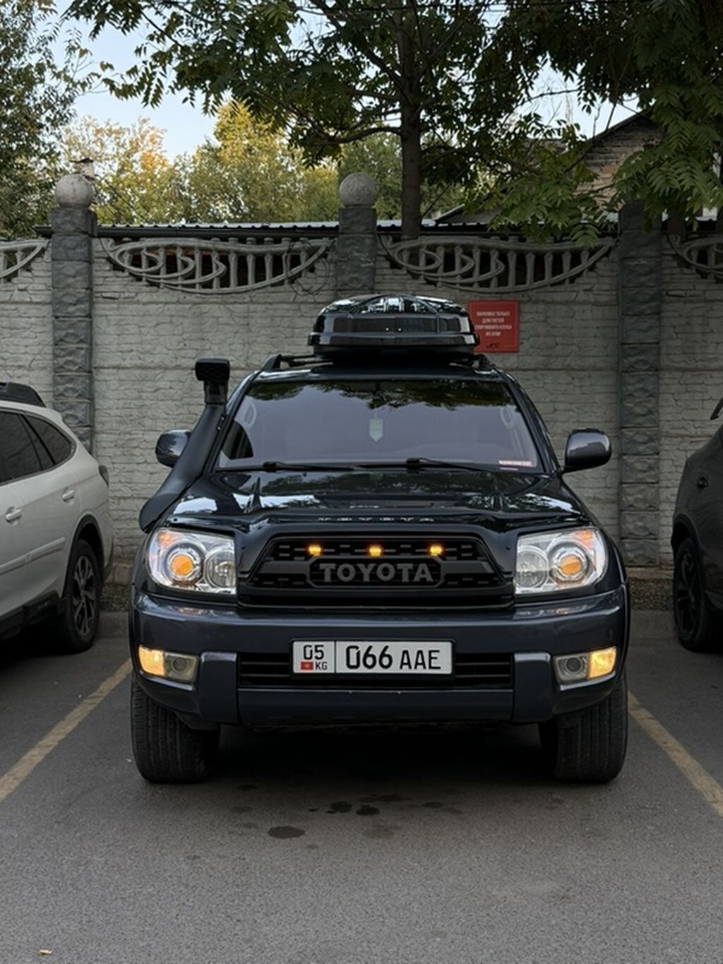 Toyota 4Runner: 2003 г., 4 л, Автомат, Газ, Внедорожник: фото 1