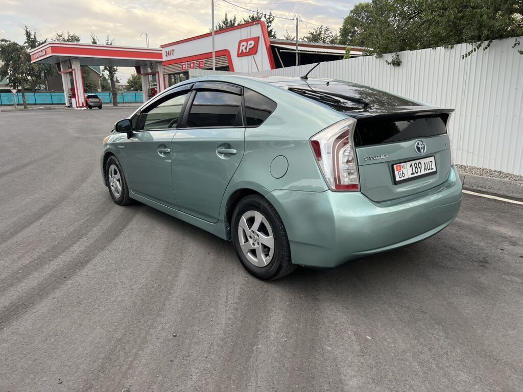 Toyota Prius: 2013 г., 1.8 л, Автомат, Гибрид, Лифтбек: фото 6