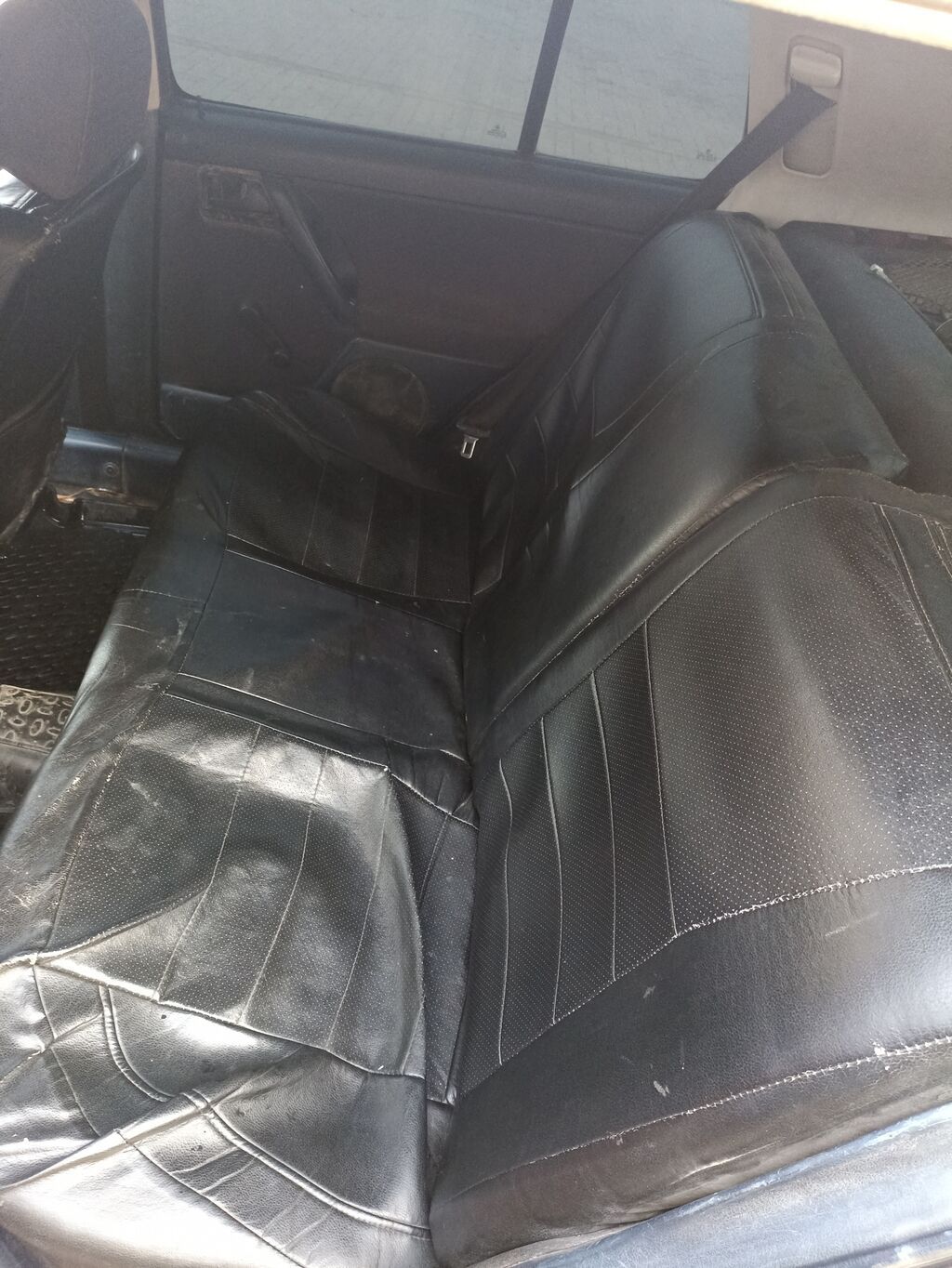 Volkswagen Vento: 1992 г., 1.8 л, Бензин, Седан: фото 7