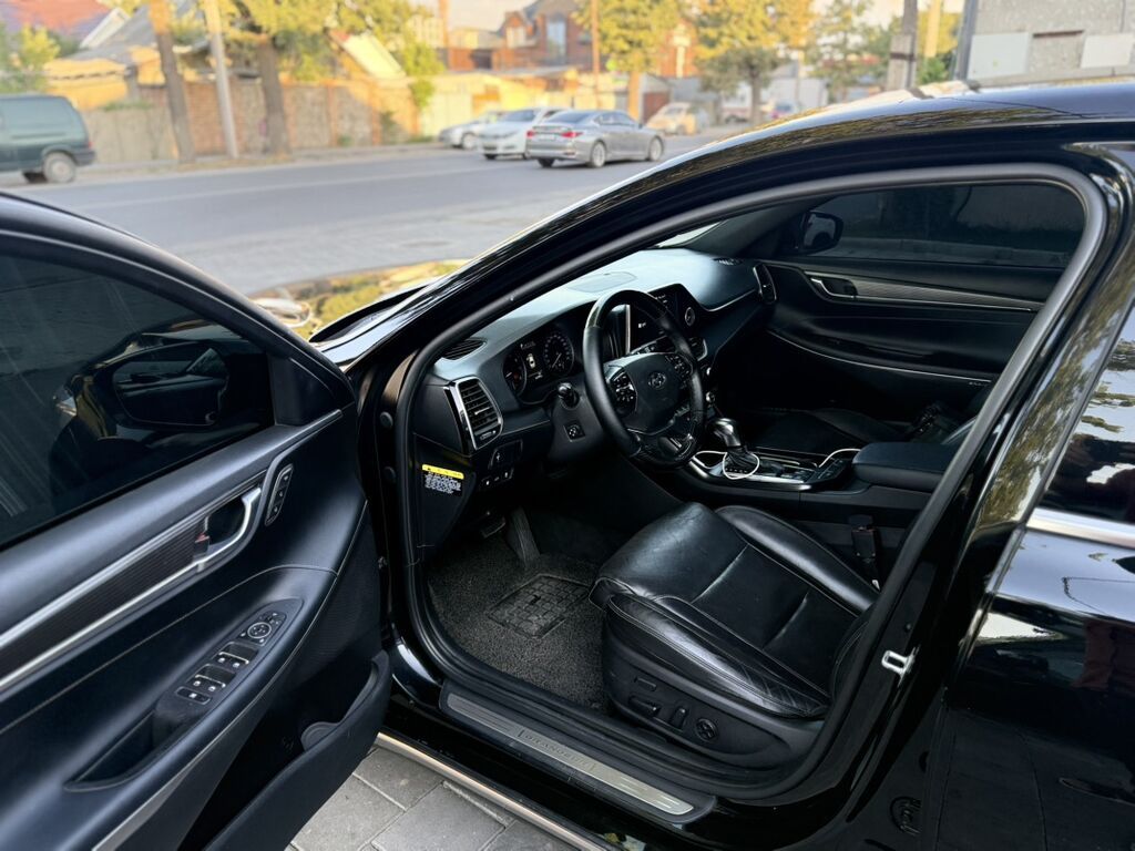 Hyundai Grandeur: 2018 г., 3 л, Автомат, Газ, Седан: фото 3
