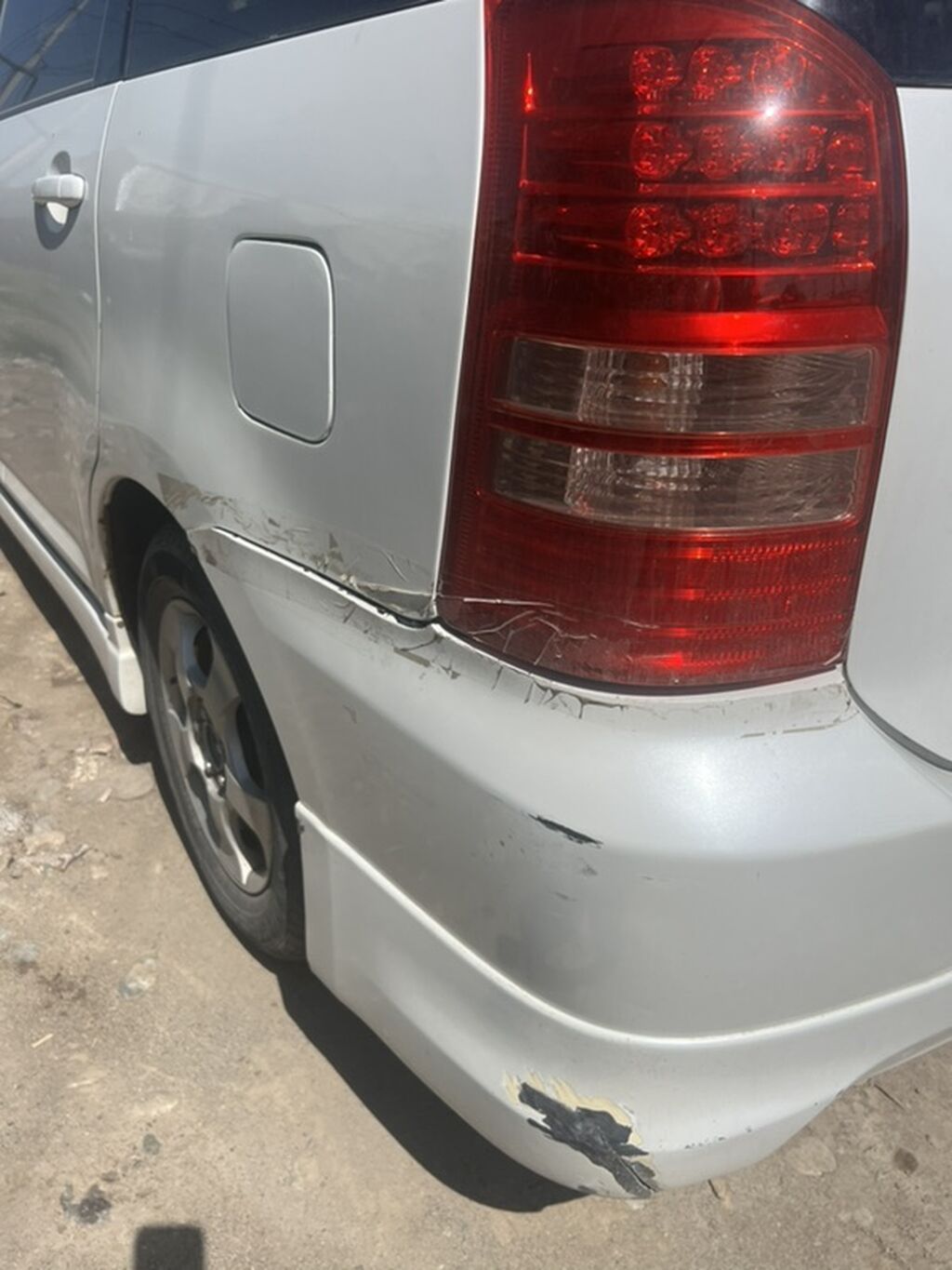 Toyota WISH: 2003 г., 1.8 л, Автомат, Бензин, Универсал — фото 7