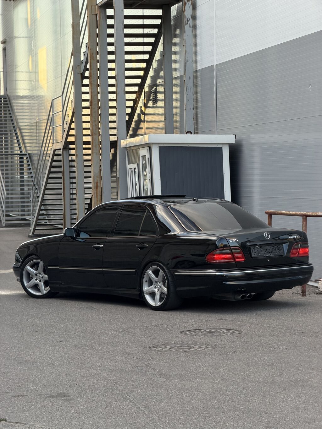 Mercedes-Benz E-класс AMG: 2001 г., 5.5 л, Автомат, Бензин, Седан — фото 4