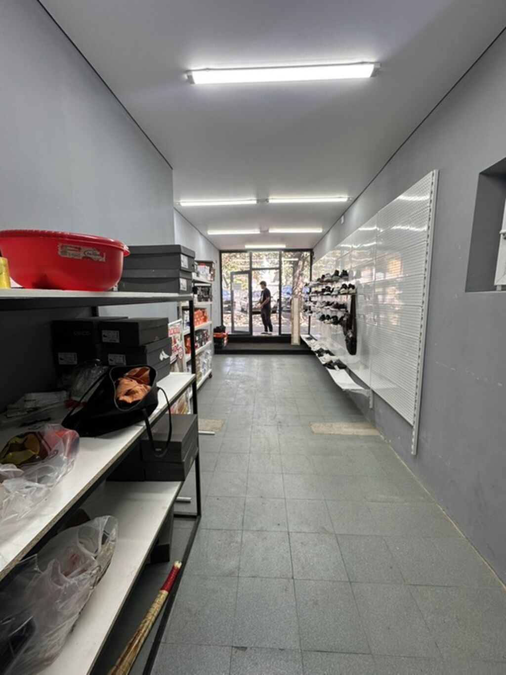 Аренда павильонов, 30 м², С ремонтом, С оборудованием, Electricity сommunications: фото 4