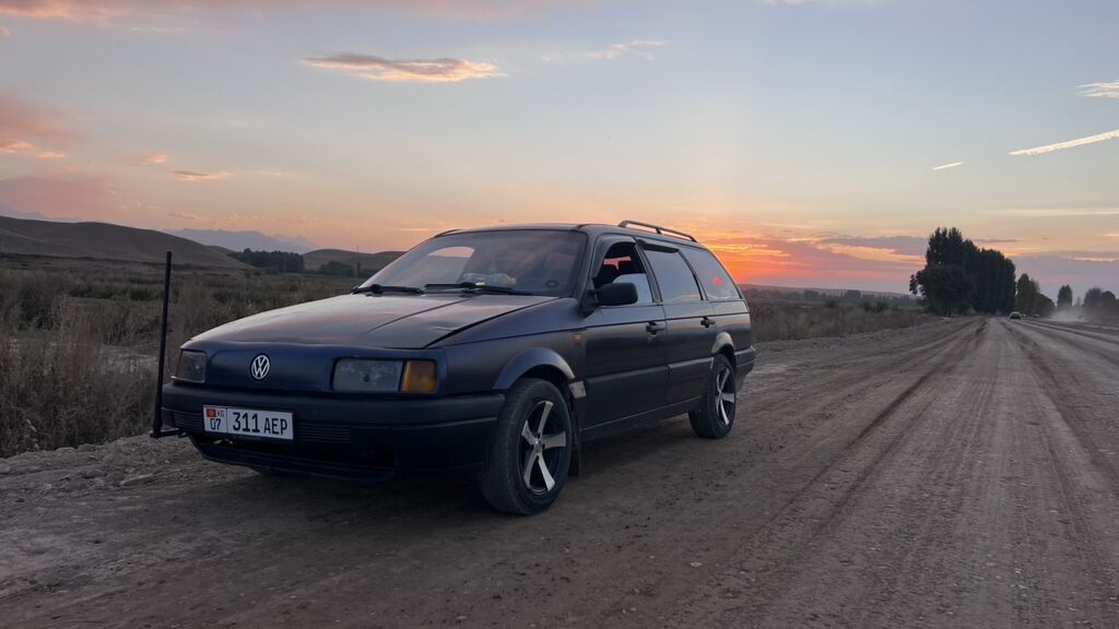 Volkswagen Passat Variant: 1992 г., 1.8 л, Механика, Бензин, Универсал: фото 3