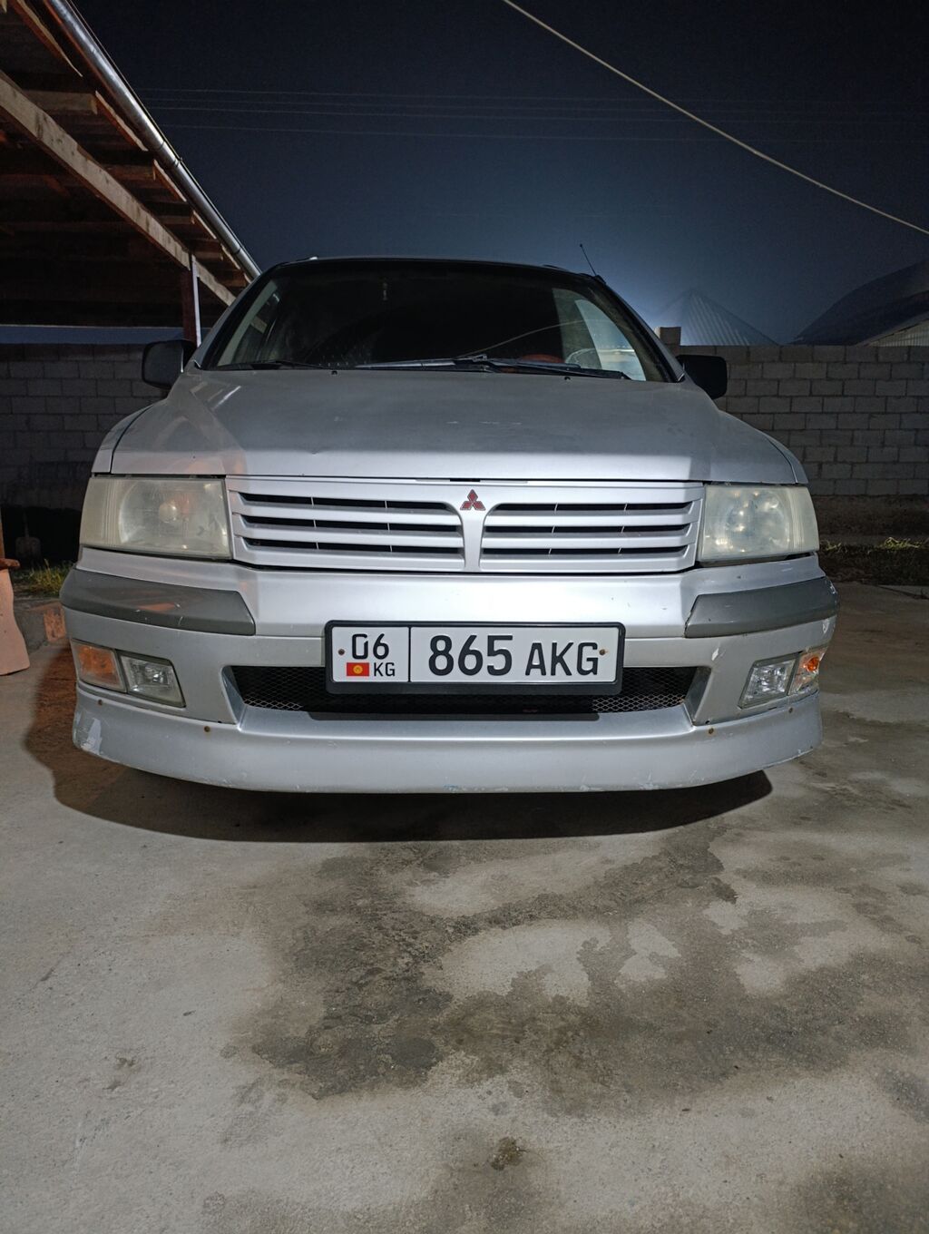 Mitsubishi Space Wagon: 2001 г., 2.4 л, Механика, Бензин, Универсал: фото 2